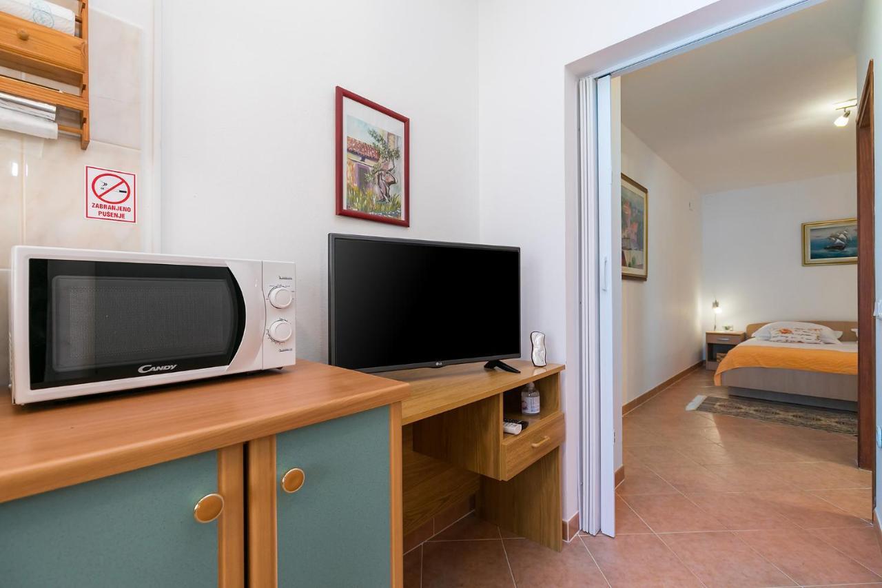 Apartments Marija Фунтана Екстер'єр фото