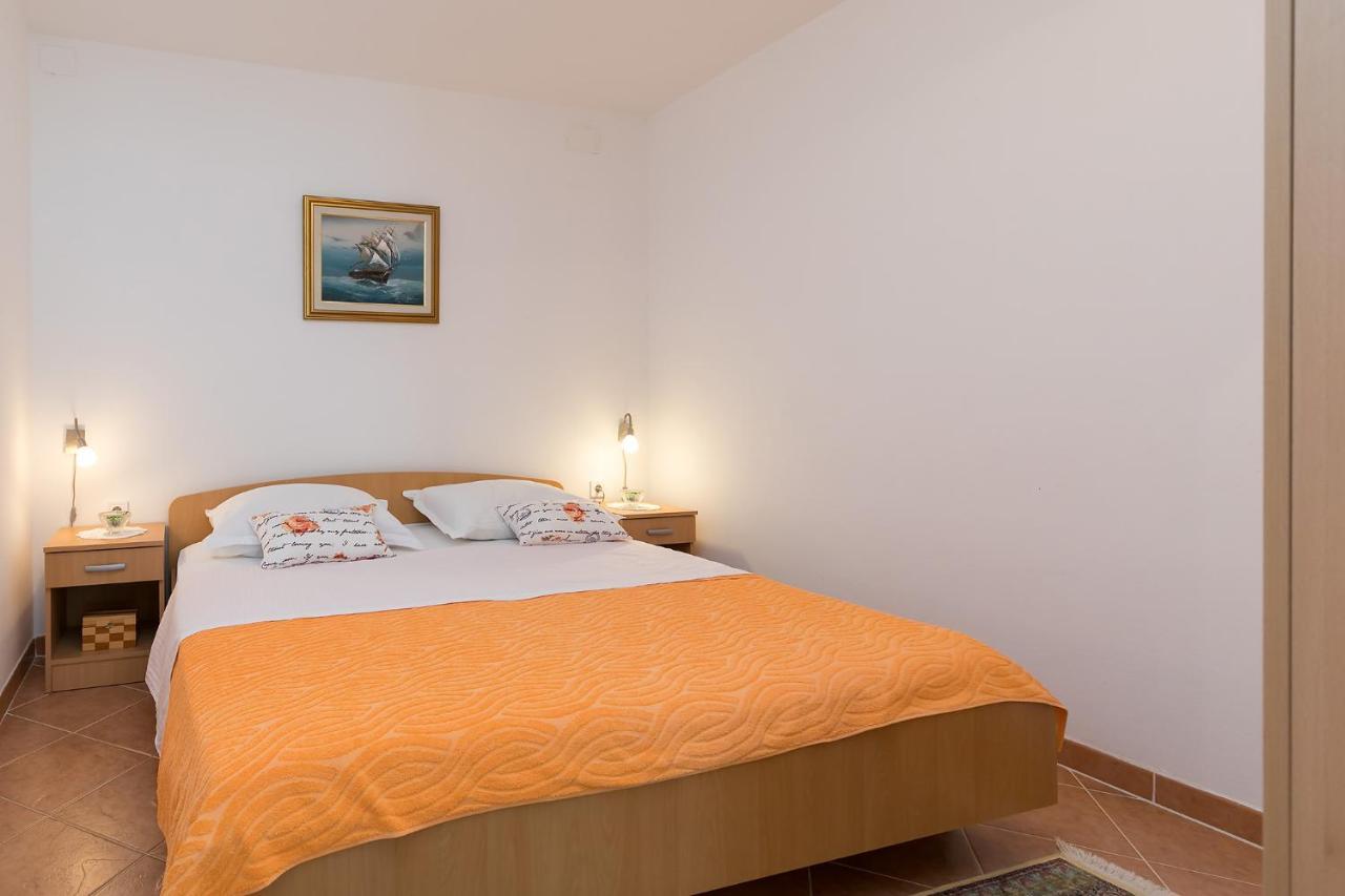 Apartments Marija Фунтана Екстер'єр фото
