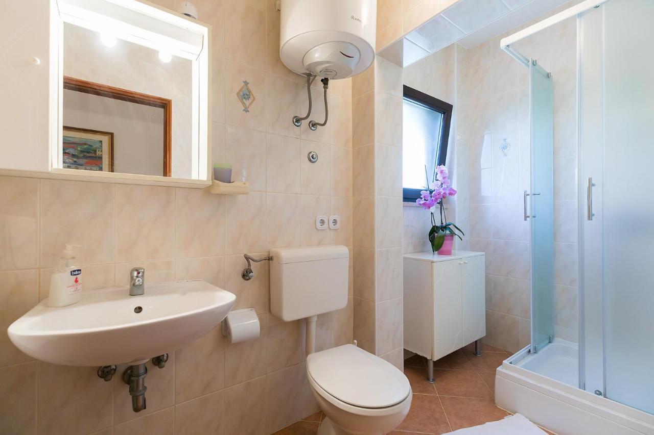 Apartments Marija Фунтана Екстер'єр фото